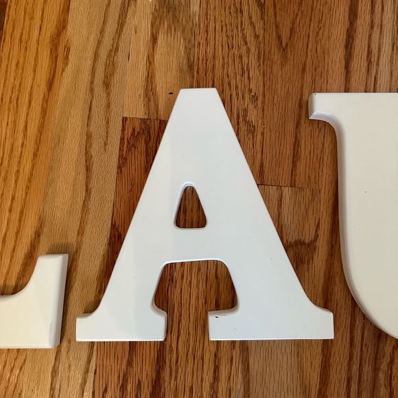 “Lauren” Wooden Block Letters - Picture 4 of 9